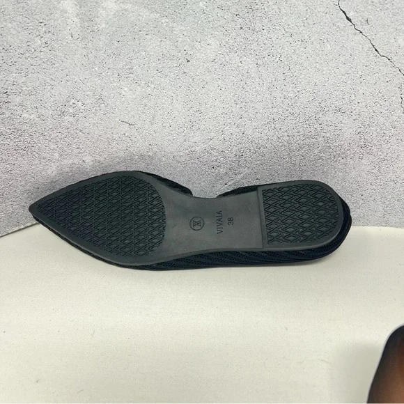 Vivaia Black Melia Pointed-Toe Striped Flat.  Size 38/US 7-7.5. - Picture 11 of 15